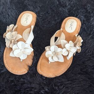 b.o.c. Women's Cream Floral Sandals